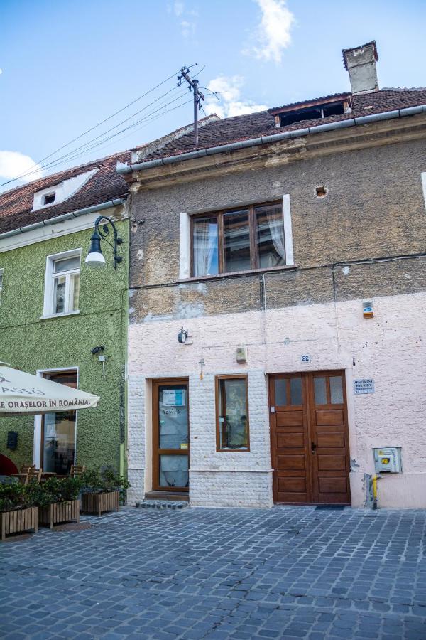 Central Garden Apartments Braşov Esterno foto